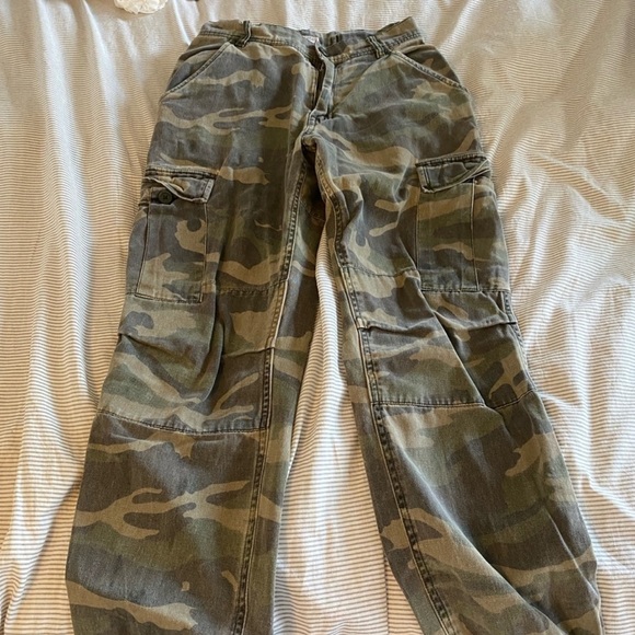 Brandy Melville Pants & Jumpsuits Rare Brandy Melville Cargo Camo